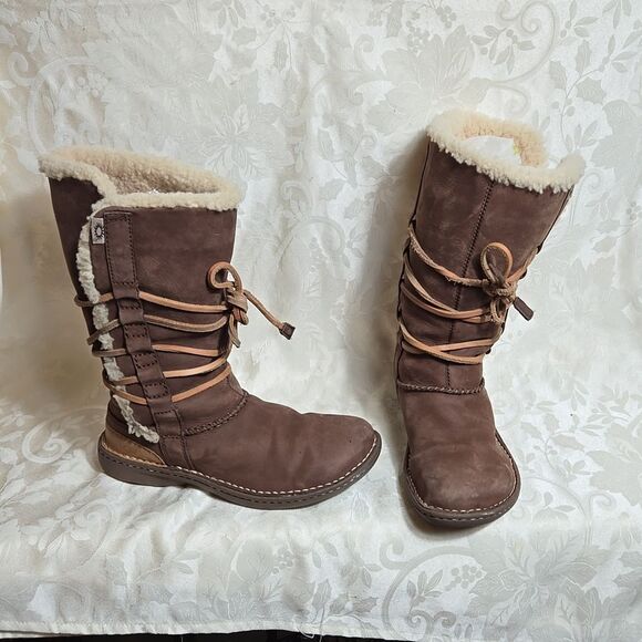 UGG Brown Sherpa Lined Leather Lace Up Boots - Picture 2 of 11